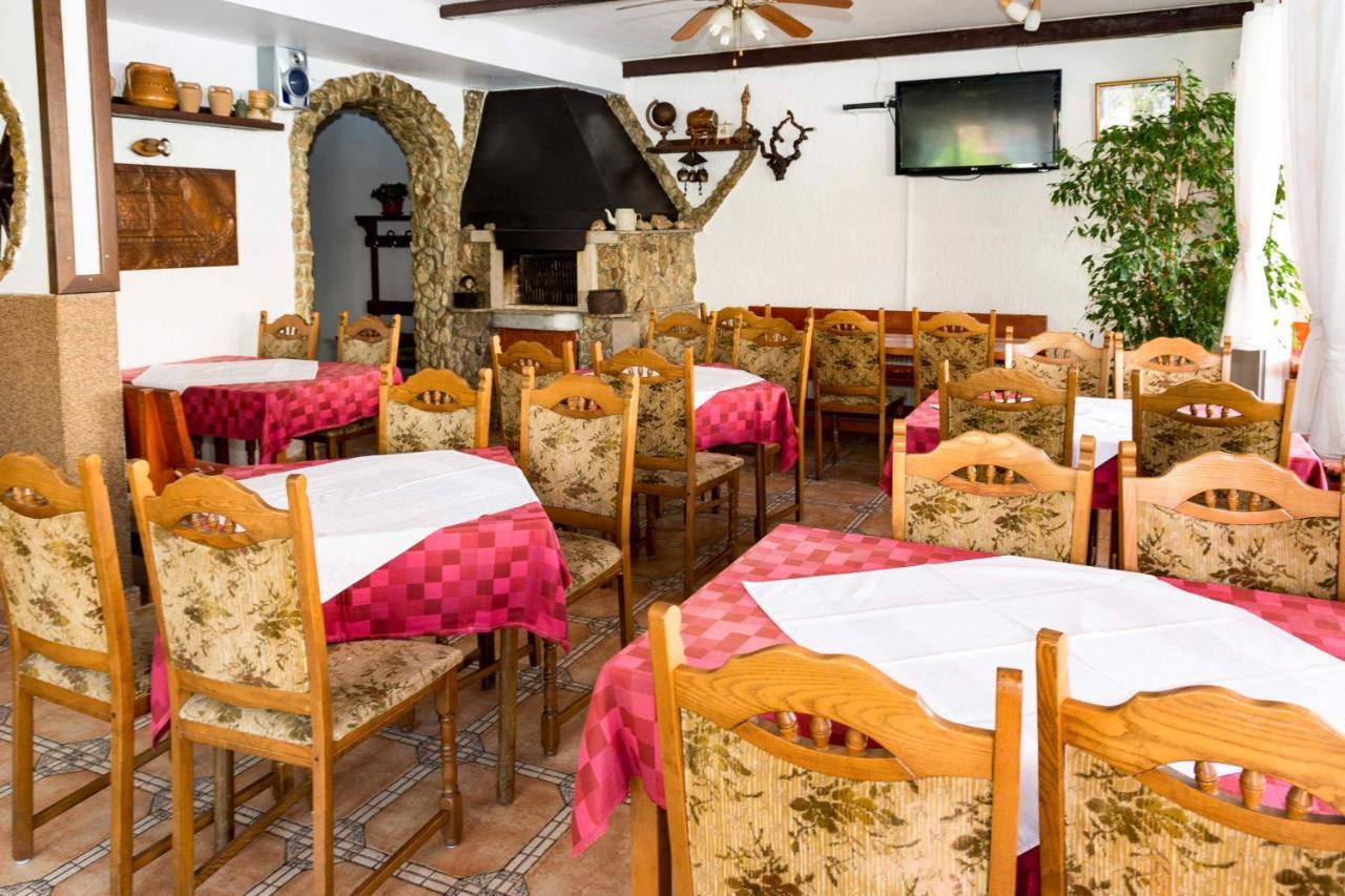 Bed And Breakfast Taverna Miskovic Đảo Pag Ngoại thất bức ảnh